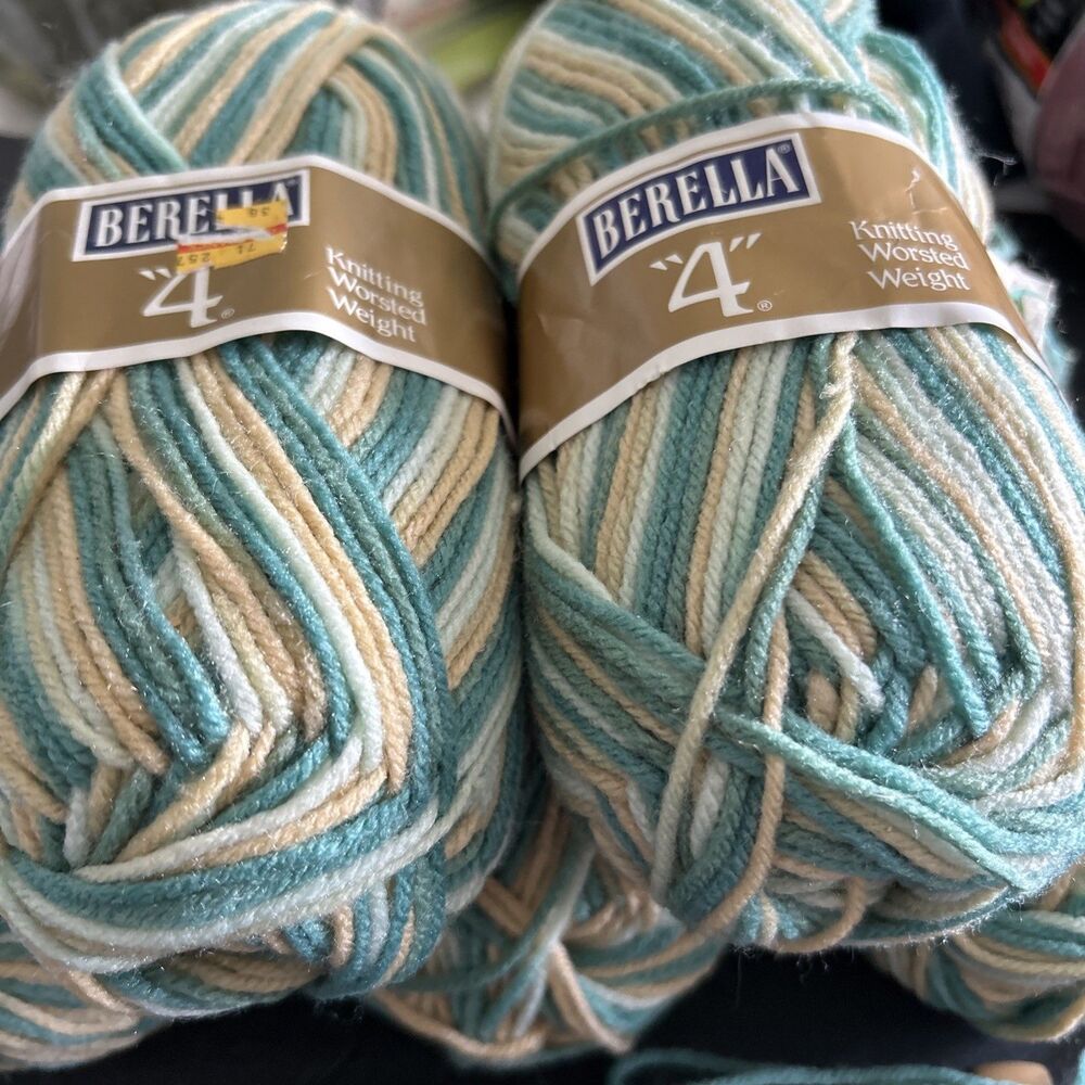 Berella "4" Worsted Yarn  5 Skeins 3474 Quarts Mist